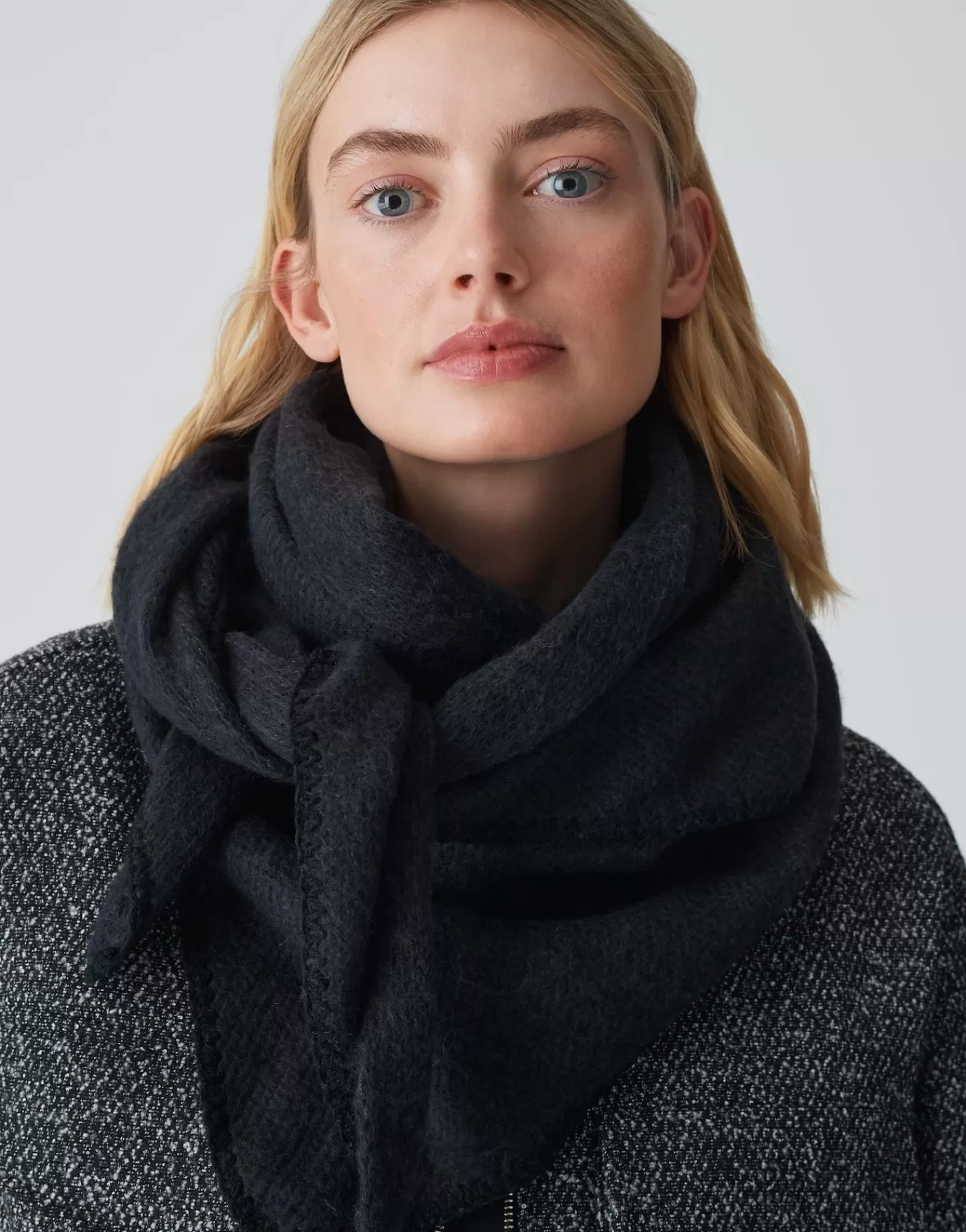 DAMES OPUS Doek Amadsi Scarf Zwart Online Bestellen